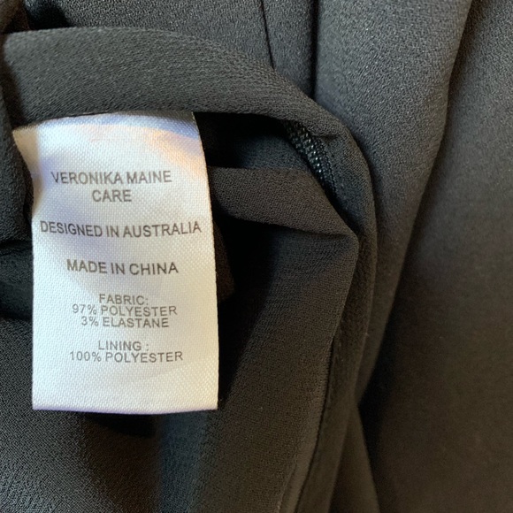Veronika Maine Black Top (Size 12) - Picture 6 of 6